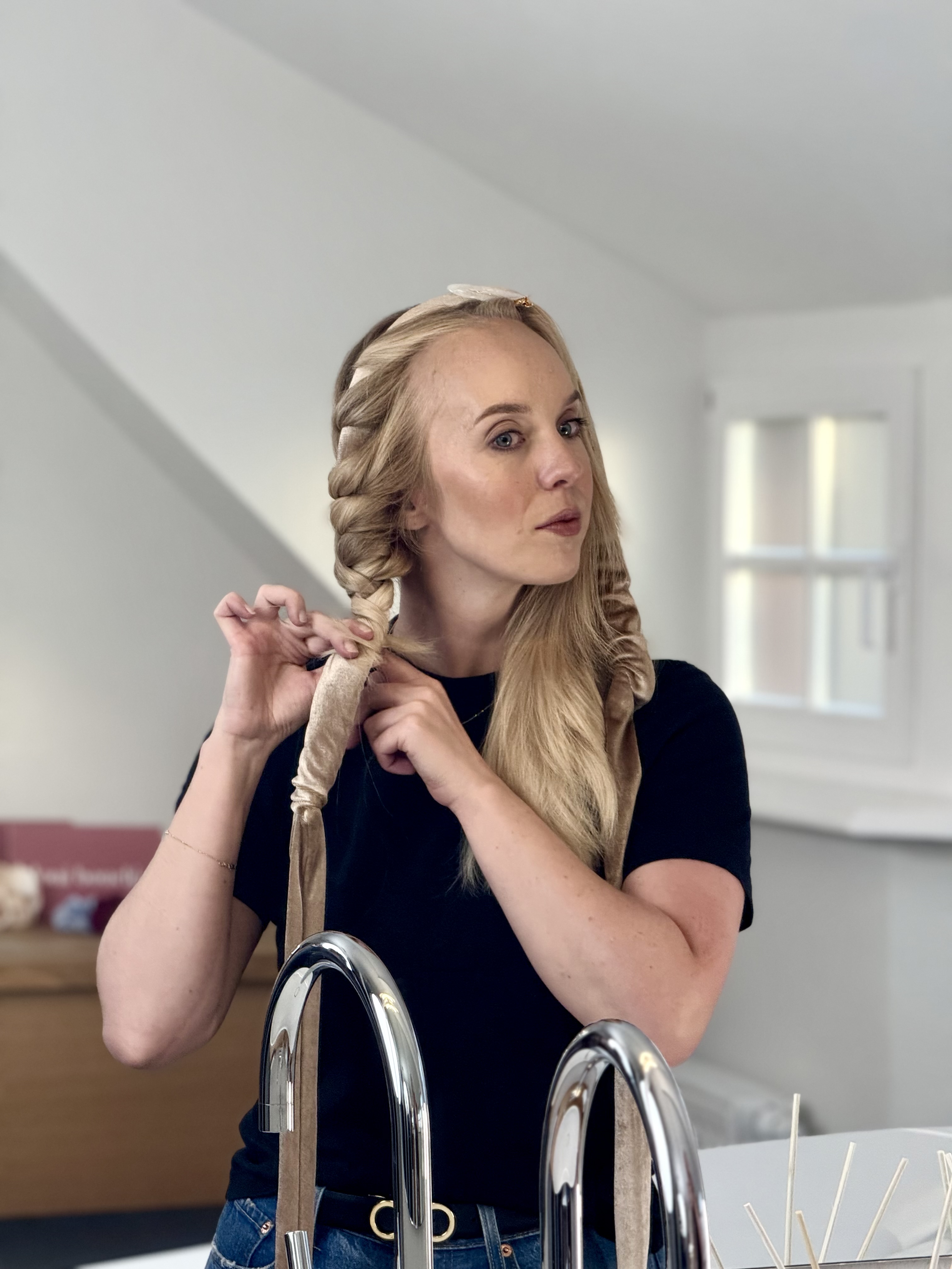 heatless curls haare um lockenband einwickeln schritt 2