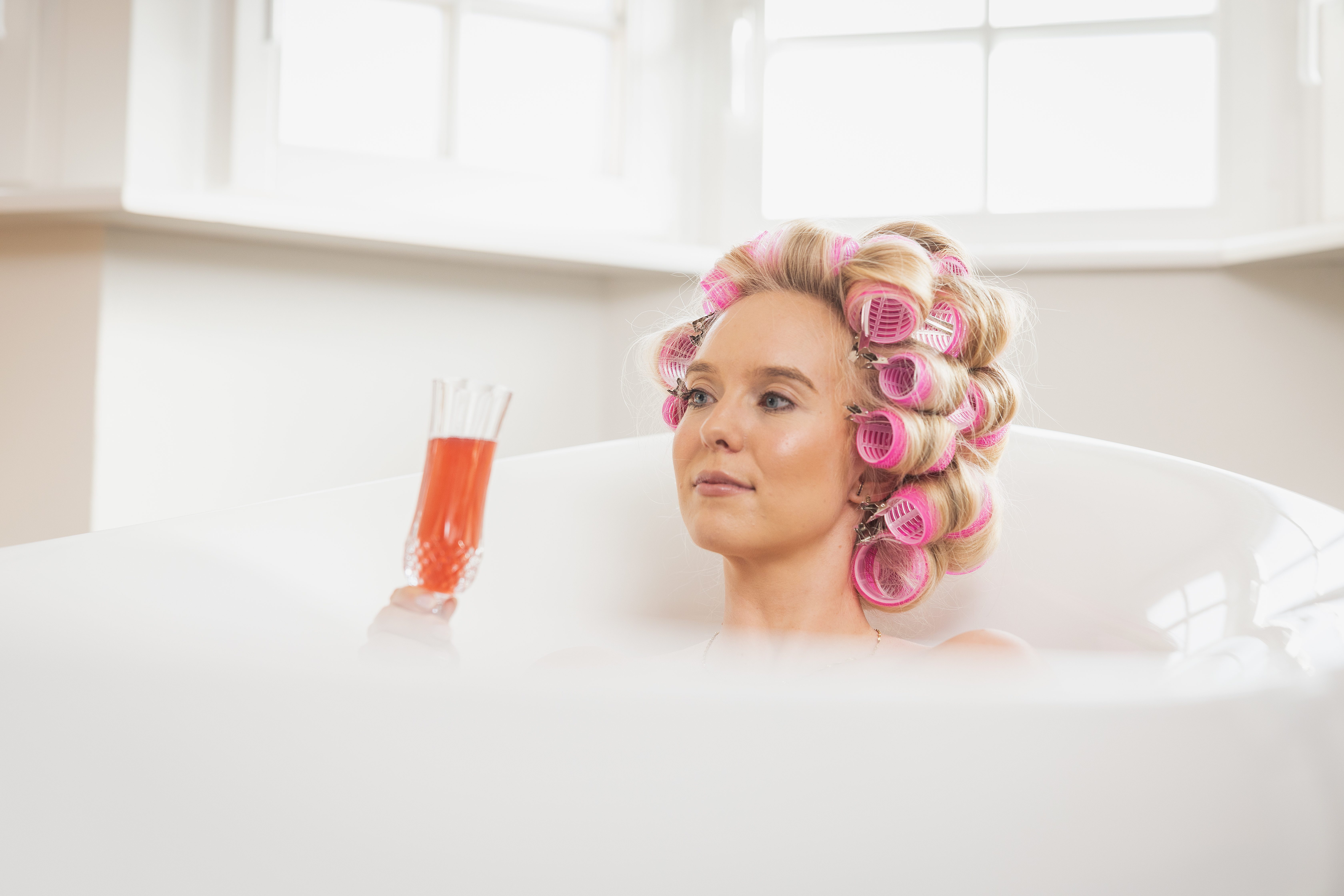 lockenwickler abendroutine entspannen badewanne loui bouclé